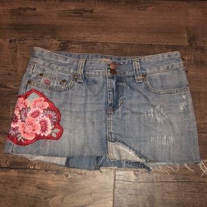 🍍Abercrombie And Fitch Jean Skirt Flower Detail